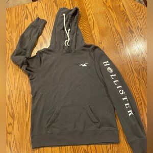 Hollister Hoodie - Hollister w/ moon on sleeve - hood and pull strings